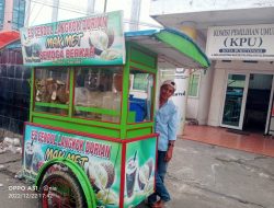 Es Cendol langkok Durian Mak Met Hadir Di pelataran Jam Gadang
