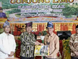 Gonjong Limo Siak Dilantik, Tiga Kepala Daerah Dorong Kekompakan Perantau Berkontribusi Membangun Kampung dan Rantau