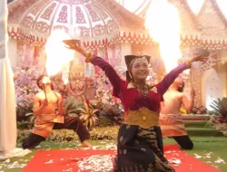 Pesta Pernikahan Ricky dan Fitri di Meriahkan Tari Pecah Piring dan Debus Api