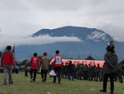 Ketua PMI Bukittinggi Non Aktif, Chairunnas Tinjau Posko Batu Palano, Paska Erupsi Marapi