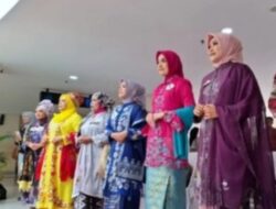 Walikota Bukittinggi Hadir Penampilan Hari Kebaya Nasional Tahun 2024.