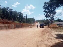 Warga Keluhkan Debu Proyek Pelebaran Jalan Tuanku Tambusai di Bangkinang