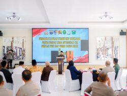 Wakil Bupati Solok Laksanakan Penandatanganan Komitmen Bersama Pembangunan Zona Integritas Menuju WBK dan WBBM Tahun 2025 bersama Kapolres Solok.