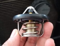 Mesin Mobil Sering Overheat, Jangan Copot Thermostat, Ini Akibatnya