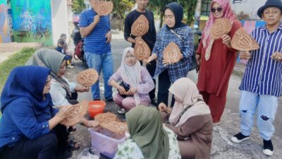 DPC PPDI Padang Panjang dan ISI Padang Panjang Gelar Pelatihan Kreatif: Sulap Limbah Serbuk Kayu Menjadi Karya Seni