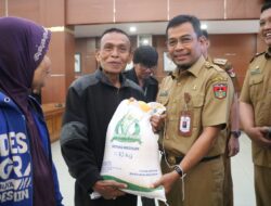 Pemko Bukittinggi Salurkan Bantuan Beras Cadangan Pangan untuk 4.937 KPM