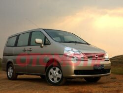 Mobil Bekas Nissan Serena Dijual Murah Meriah
