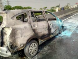 Daihatsu Sigra Berubah Abu-abu di Tol Kemayoran, Mesin Mati Mendadak