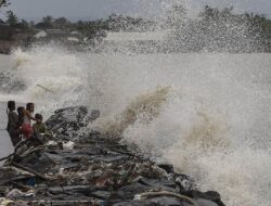 BMKG Peringatkan Nelayan Waspadai Gelombang Tinggi, Termasuk di Selat Malaka