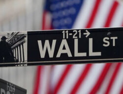 Wall Street Kacau Pasca Penurunan Teknologi AS