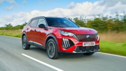 SUV Hybrid Jepang Bersaing Sengit: Suzuki Fronx vs Daihatsu Rocky, Pilih Mana untuk Efisiensi?