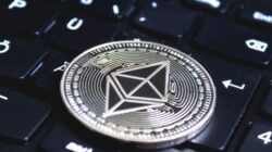 Ether Pecahkan Rekor, Bitcoin Justru Tergelincir
