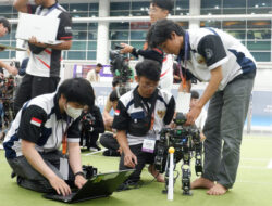 Tim Robotika ITS Raih 16 Penghargaan di FIRA Roboworld Cup Korea