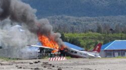 Pesawat Amole Air Terbakar di Bandara Aminggaru, Pilot dan Copilot Selamat