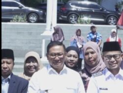 Bersama Dinas Sosial Wali Kota Bukittinggi salur Bantuan Paket Sembako Bagi Lansia dan Penyandang Disabilitas