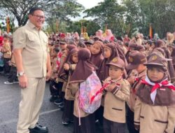Ringankan Beban Keluarga, Pemko Bukittinggi Bagikan Ribuan Perlengkapan Sekolah Gratis Bagi Siswa SD