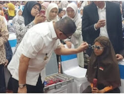 Ramlan Nurmatias: 1.000 Kaca Mata Gratis Untuk Pelajar Di Bukittinggi