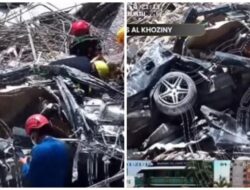 Kronologi Penemuan Mobil Mewah Mercedes Benz di Reruntuhan Ponpes Sidoarjo, Siapa Pemilik Aslinya?