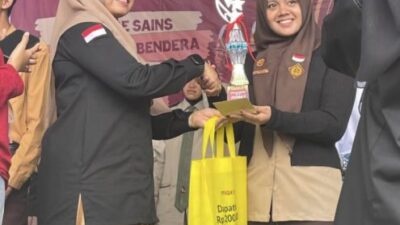 Siswi SMAN 2 Bukittinggi Juara 1 OSS di Kompetisi SMANIVA Balarek Gadang 3