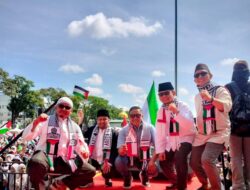 Wawako Pekanbaru Getarkan Bukittinggi di Aksi Peduli Palestina