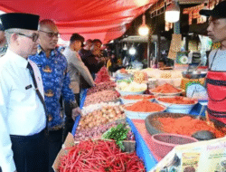 Wawako Ibnu Asis Bersama TPID Tinjau Harga Pasar untuk Kendalikan Inflasi di Bukittinggi
