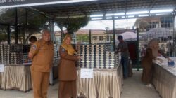 Kepsek SMAN 2 Bukittinggi Pantau Antusias Siswa Nikmati Menu Perdana MBG