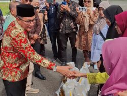 Pemko Bukittinggi dan BULOG Salurkan Bantuan Pangan Pemerintah Periode Oktober -November 2025