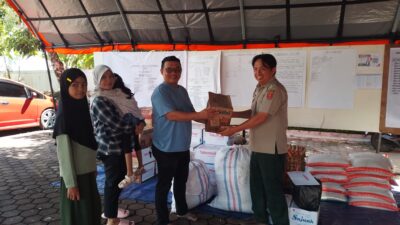Warga Sitingkah Tapi Ikut Peduli, Salurkan Pakaian dan Sembako ke Posko Utama
