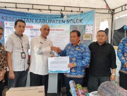 Bantuan Korpri BKN untuk Korban Bencana Solok Diserahkan di Posko Utama