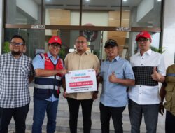 PT. Semen Padang Berikan Bantuan 1.000 Pcs Dumbag untuk Kabupaten Solok 