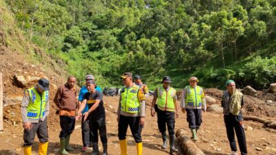 Pasca Bencana, Polres  Bukittinggi  Gerak Cepat Tinjau Lokasi Mata Air untuk Pembangunan Sumur Bor Bantuan Air Bersih di Malalak Timur