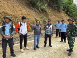 Wabup Solok Tinjau Jalan Terban di Nagari Sariak Alahan Tigo, Opsi Jembatan Bailey Disiapkan