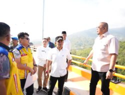 Bupati Solok Kunjungi Pembangunan Jembatan Penghubung dan Ruas Jalan Nasional Alahan Panjang–Surian Bersama Anggota DPR RI Andre Rosiade