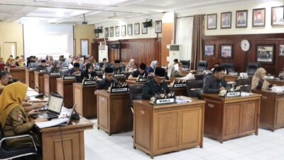 DPRD Bukittinggi Perkuat Fungsi Legislasi, Paripurna Tiga Hari Bahas Perlindungan Warga hingga Angkutan Sekolah Gratis