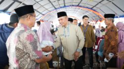 Pemerintah Serahkan Bantuan Perbaikan Rumah pada Masyarakat Terdampak Bencana Hidrometeorologi