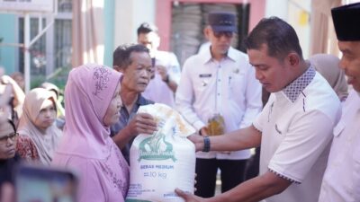 Launching Penyaluran Bantuan Pangan Tahun 2026, Bupati Solok Serahkan Bantuan kepada 2.197 KK