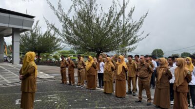 Kadis Kominfo Pimpin Apel Pagi, Tekankan Disiplin dan Kekompakan Kerja