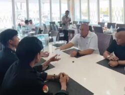 Andre Rosiade Serahkan Bantuan Rp20 Juta untuk Tim Futsal Mahasiswa UNAND Jelang Laga di Bandung