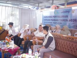 Launching Penyaluran Bantuan Pangan Tahun 2026, Bupati Solok Serahkan Bantuan kepada 2.197 KK