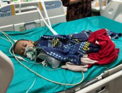 Wabup Solok Jenguk Bocah Korban Penganiayaan, Tegaskan Perlindungan Anak Jadi Prioritas