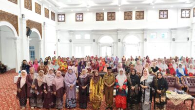 Tiga Perempuan Inspiratif Bukittinggi Terima Penghargaan pada Talkshow Perempuan Pembelajar Sepanjang Hayat, Menuju Keberdayaan dan Kemuliaan
