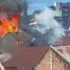 Wali Kota Bukittinggi Tinjau Lokasi Kebakaran di Kayu Kubu, Seorang Lansia Meninggal Dunia