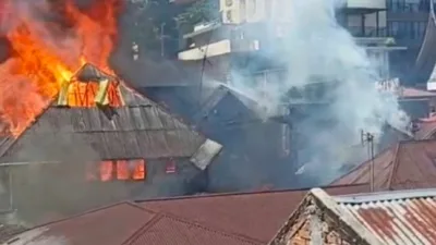 Wali Kota Bukittinggi Tinjau Lokasi Kebakaran di Kayu Kubu, Seorang Lansia Meninggal Dunia