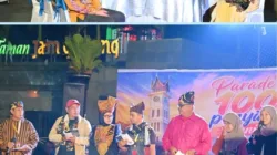 100 Penyair Dunia Bacakan Puisi di Jam Gadang, Meriahkan Penutupan IMLF Ke-4