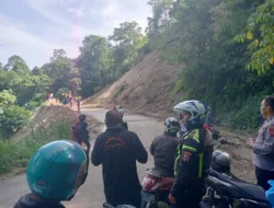 Longsor Tutup Akses Jalan Sungai Landia, Alat Berat Dikerahkan untuk Percepat Penanganan