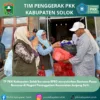 Tak Luput Dari Masalalu Ketua TP-PKK Kabupaten Solok Ny. Nia Jon Firman Pandu Bersama Jajaran Tunjukkan Kepedulian terhadap Korban Bencana Tahun 2025