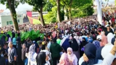 Ribuan Warga Nikmati Festival Kuliner Tradisional pada Penutupan Satu Abad