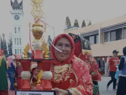 1.700 Perempuan Minang Ukir Sejarah di Seabad Jam Gadang