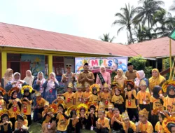 BUNDA PAUD KABUPATEN SOLOK NY. NIA JON FIRMAN PANDU, S.Si, M.Si RESMI MEMBUKA MPLS RAMAH PAUD SE-KABUPATEN SOLOK DI TKN 1 GUNUNG TALANG