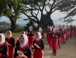 60 Orang Calon Paskibraka Sambut Ny. Kurniati dengan Formasi Khas Pasukan Pengibar Bendera, Turut hadir dan Sukseskan kegiatan Solok Sehat 
